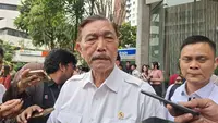Luhut Minta TNI/Polri Blusukan Mendata Masyarakat Layak Terima Bansos
