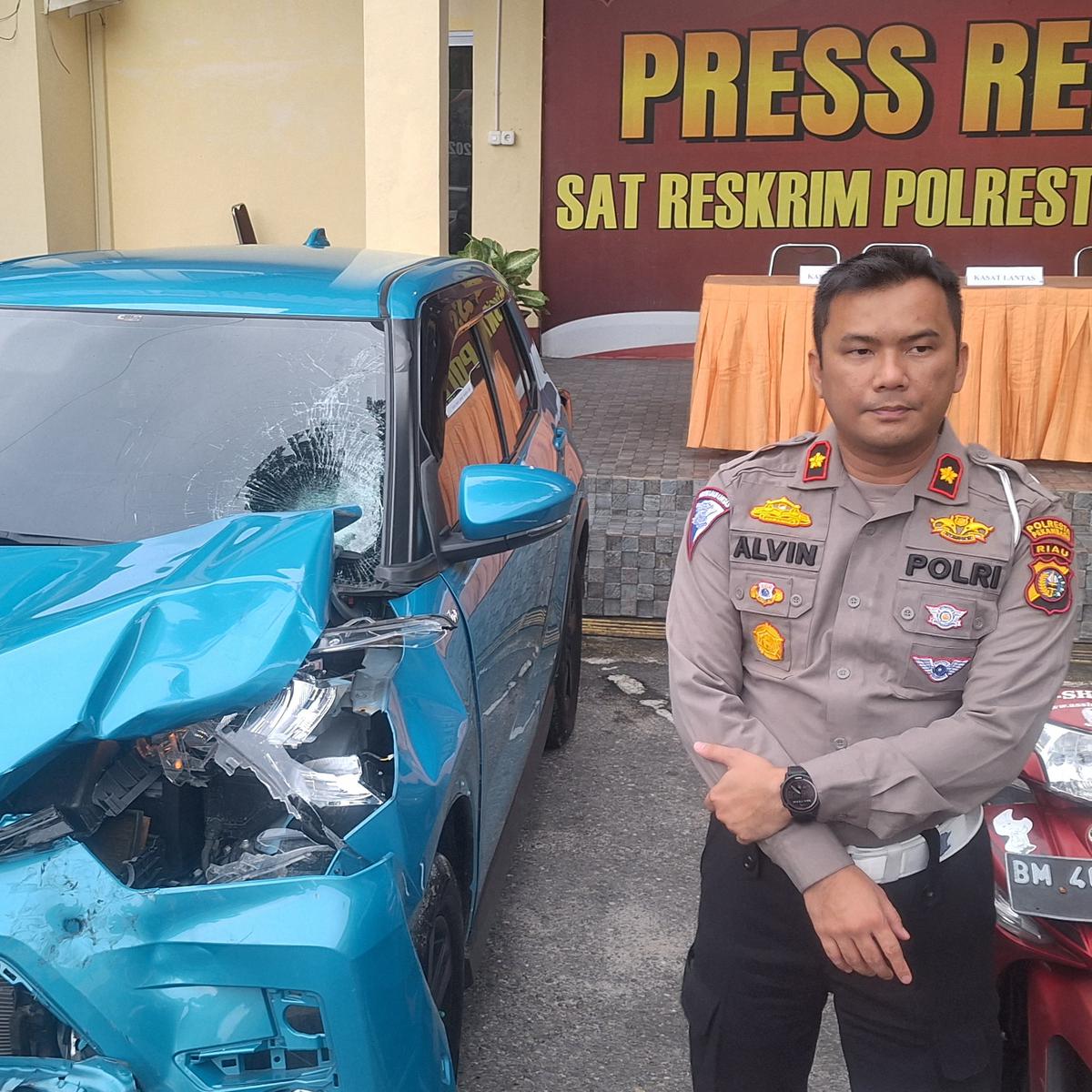 Marisa mahasiswi cantik tabrak pemotor di riau