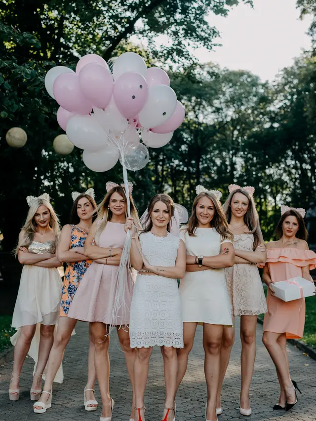 Busana pernikahan sesuai zodiak