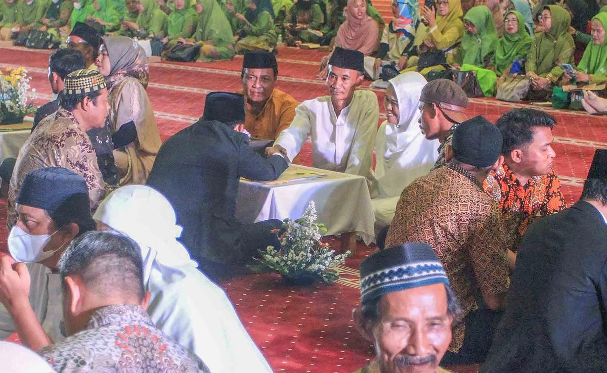 FOTO: 51 Pasangan Resmi Menikah Gratis di Masjid Istiqlal