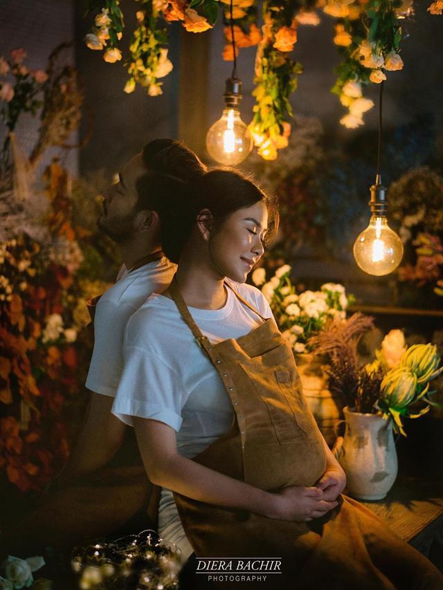 6 Pemotretan Maternity Shoot Syahnaz dan Jeje Govinda, Romantis