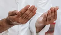 Ilustrasi berdoa. &copy; pexels.com/Timur Weber