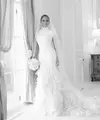 Di hari bahagianya itu, Jennifer Lopez tampil dengan 3 gaun pengantin serba putih dengan desain yang berbeda karya Ralph Lauren. (Instagram/ralphlauren).