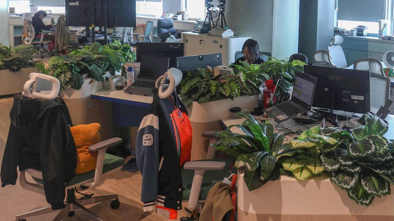 FOTO: Penerapan WFH Jumat di Balaikota Jakarta