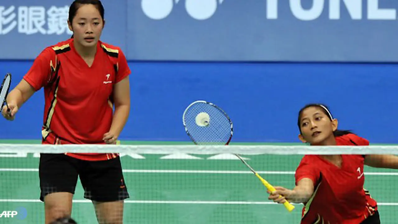 gabby-tatiana-130807c.jpg