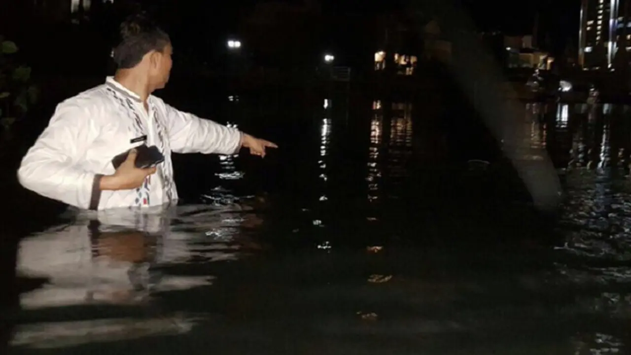 20160603-Banjir-Air-Rob-Pantai-Mutiara-Jakarta1