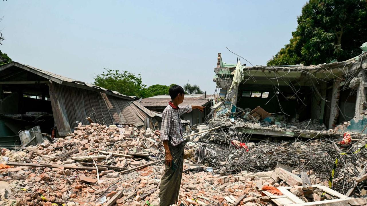 Pria Myanmar diselamatkan hidup-hidup setelah 5 hari tertimbun reruntuhan hotel akibat gempa