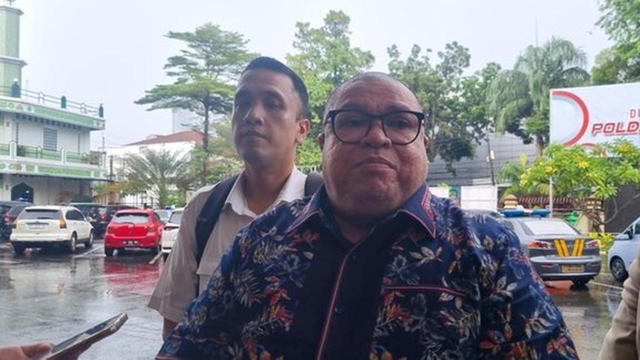 Razman Nasution Pengacara Vadel Badjideh Geram Nikita Mirzani Posting Foto Lolly Tanpa Hijab degan Seorang Pria