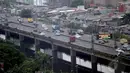 Suasana jembatan di kawasan Ancol pada sore hari. Sebelum seramai sekarang, menurut warga sekitar di jembatan tersebut sering muncul penampakan berupa gadis cantik. (Liputan6.com) 