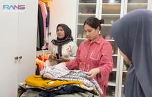 Potret Nagita Slavina Bongkar Lemari di Rumah Lama, Kewalahan Pilih Pakaian Super Banyak Untuk Dijual