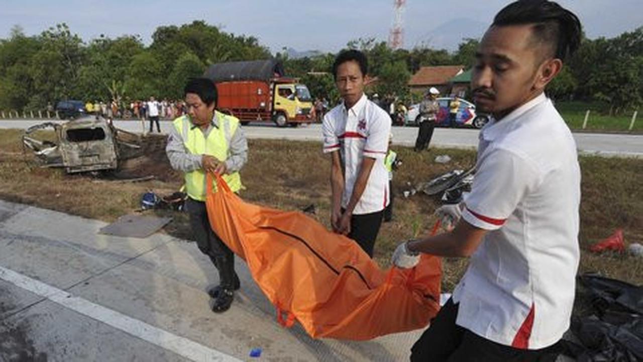 Bakar kebun sawit, Yurnalis ikut terpanggang di tengah kobaran api