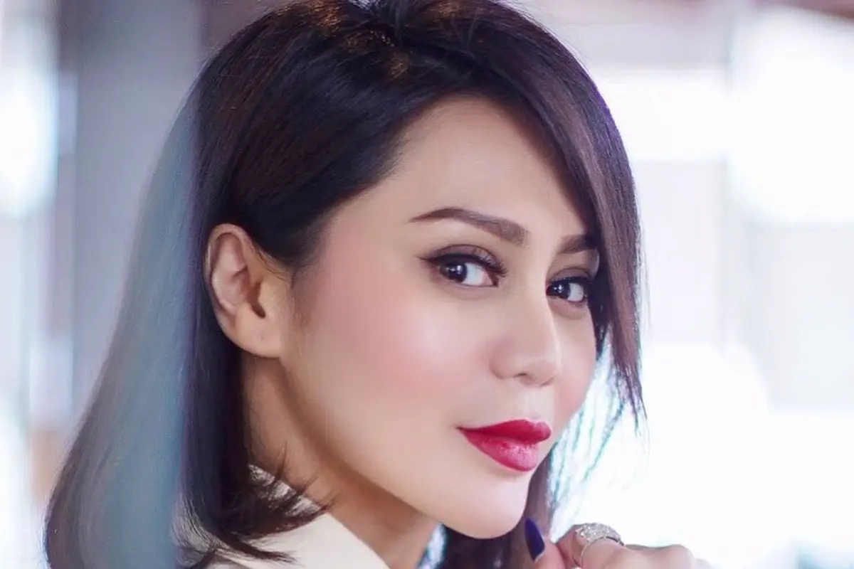 6 Potret Vicky Zainal, Artis FTV Sekaligus Kakak Bunga Zainal yang Jadi Korban KDRT