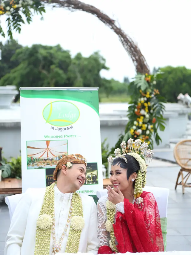 [Bintang] Ardina Rasti dan Arie Dwi Andhika