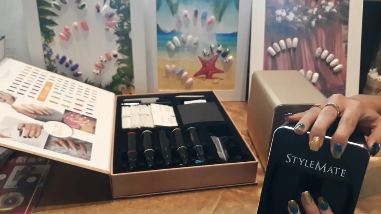 Kreasi Nail Art Kekinian dengan Mesin Printer