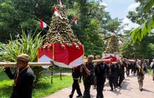 Serunya Grebeg Syawal di Solo Safari, Ratusan Pengunjung Berebut 3.000 Ketupat