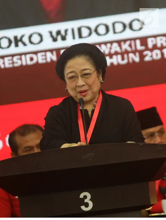 Ketua Umum PDI Perjuangan Megawati Soekarnoputri saat membuka rapat koordinasi nasional (Rakornas) PDIP di Kantor DPP PDIP, Jakarta, Sabtu (1/9). Rakornas membahas pemenangan Pilpres 2019. (Liputan6.com/Herman Zakharia)