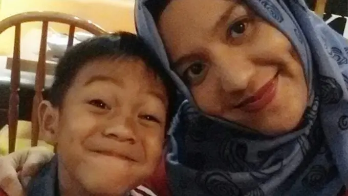 [Bintang] Renita Sukardi dan anak