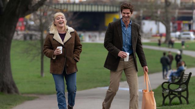 Andrew Garfield dan Florence Pugh dalam We Live in Time. (A24 via IMDb)