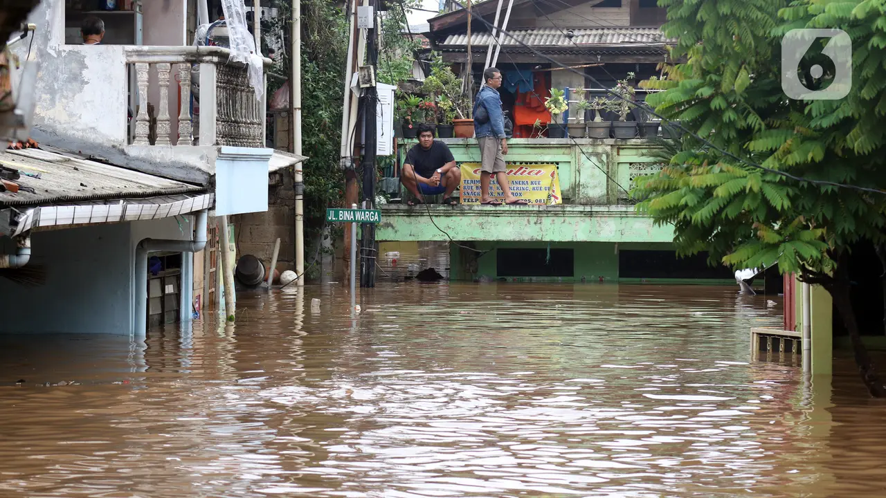 Ciliwung Meluap, Banjir Rendam Kawasan Rawajati