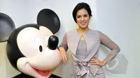 Raisa tampak tersenyum manis saat ditemui di kantor PT Walt Disney Indonesia, Jakarta, Rabu (18/2/2015). (Liputan6.com/Panji Diksana)