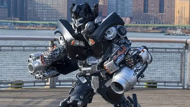 robot terbuat dari benda sehari-hari