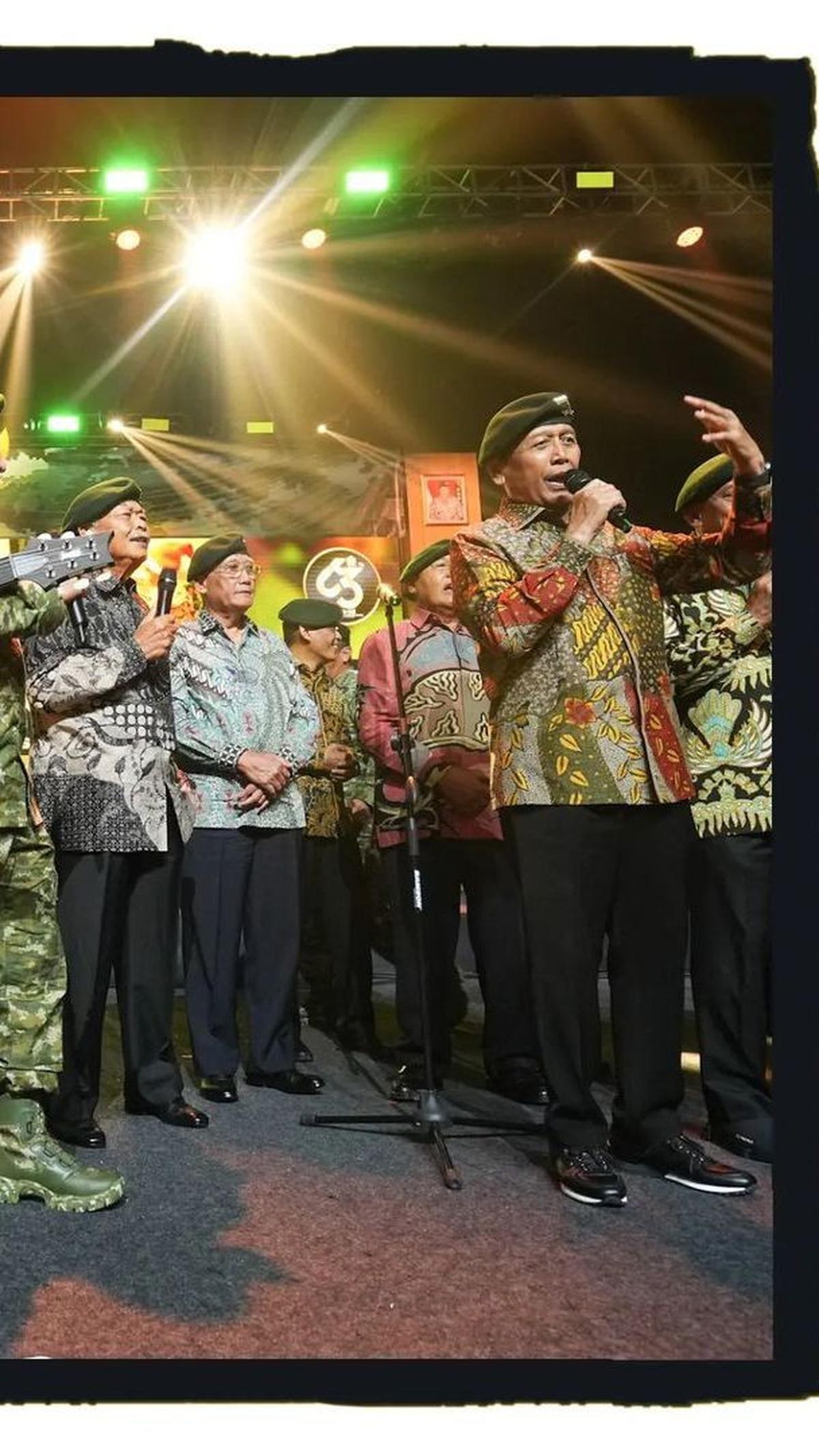 Kehadiran Wiranto pun mencuri perhatian masyarakat. Terlebih, sang Jenderal Senior masih tampak begitu tegap.<br>