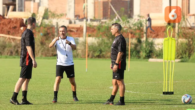Foto: Persija Jakarta Bersiap Jelang Bertandang ke Markas Persita di BRI Liga 1