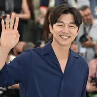 Acara amal bertajuk ‘Beautiful Moment’ baru saja digelar oleh salah satu aktor Korea bernama Gong Yoo. Mengajak para penggemarnya untuk berinteraksi saat acara berlangsung, Gong Yoo pun juga dikabarkan melelang barang kesayangannya. (AFP/Bintang.com)