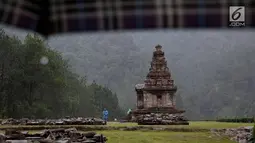 Suasana objek wisata Candi Gedong Songo di lereng Gunung Ungaran, Bandungan, Kab. Semarang, Jawa Tengah, Senin (18/12). Candi ini berada di bukit pegunungan Ungaran dengan ketinggian 1.200 di atas permukaan laut (dpl). (Liputan6.com/Johan Tallo)