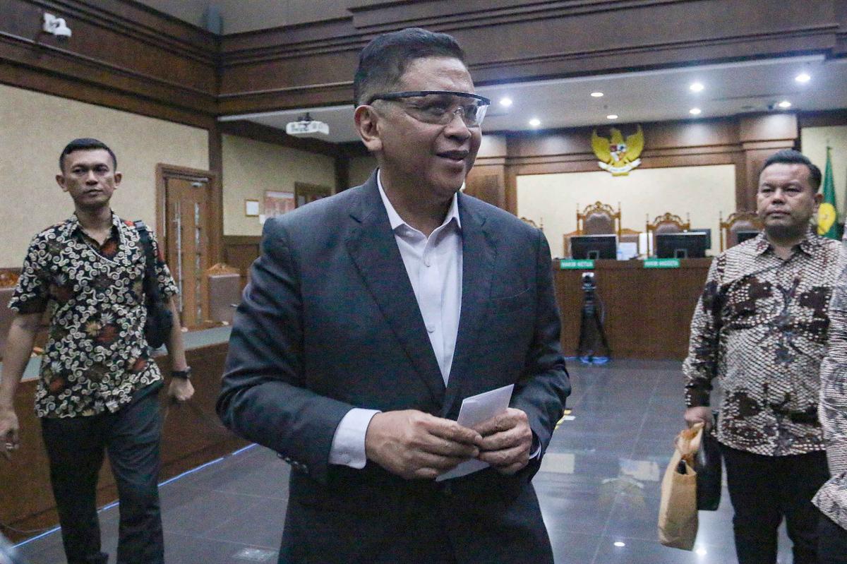 FOTO: Hasto Kristiyanto Divonis 3,5 Tahun Penjara Terkait Kasus Harun Masiku