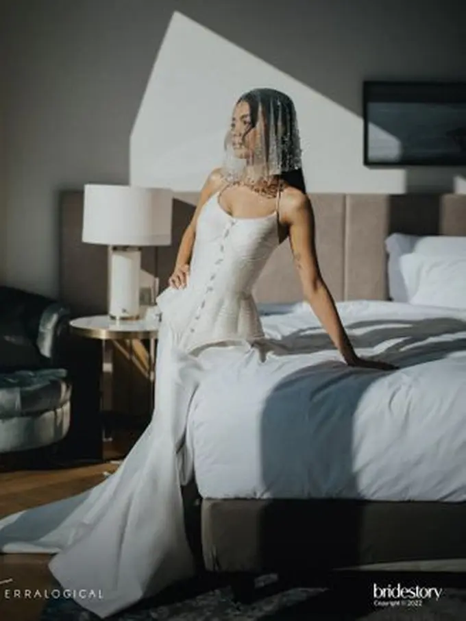 Gaun pernikahan Eva Celia, credit: @bridestory