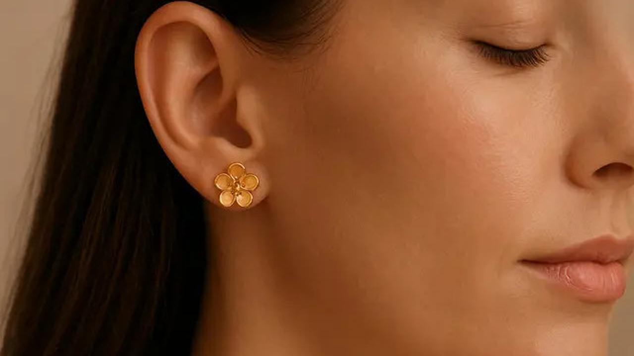 7 Model Anting Emas Tusuk Terbaru 2025, Simpel tapi Elegan untuk Berbagai Gaya