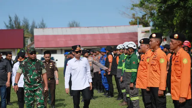 Bupati Aceh Barat Tarmizi saat memimpin Apel siaga bencana di seluruh kecamatan. Selain itu, apel siaga akbar dilaksanakan di Lapangan Teuku Umar. (Istimewa)