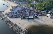 FOTO: Shalat Iduladha di Tepi Pantai Ancol Berlangsung Khidmat