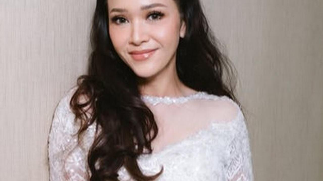 Cantik Bak Bidadari, Potret Maia Estianty Pakai Dress Putih Tuai Pujian - Tulis Pesan Menohok Soal Pembuktian Diri