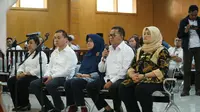 Bupati Bekasi nonaktif Neneng Hasanah Yasin bersama empat pejabat Pemkab Bekasi menjalani sidang dakwaan di Pengadilan Tipikor Bandung. (Huyogo Simbolon)
