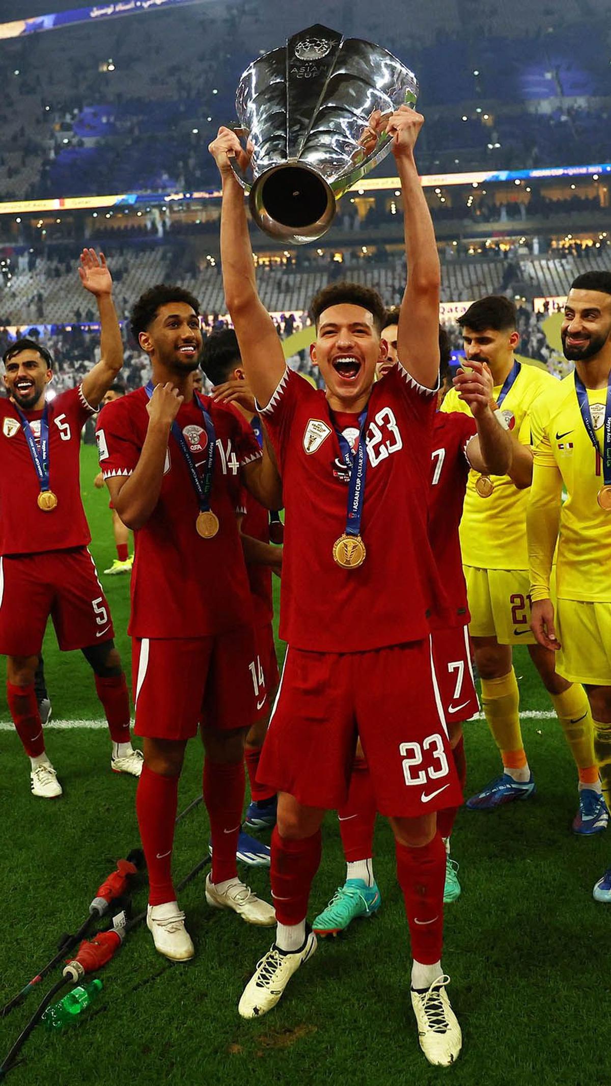Tak cuma menjadi juara, Qatar juga mendapat penghargaan tim Fair Play.&nbsp;REUTERS/Molly Darlington