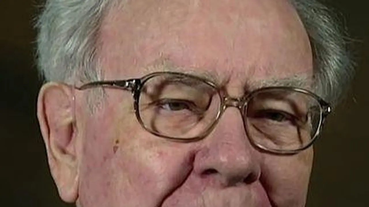40 Warren Buffett Quotes About Investing, Business, Life, And Success
