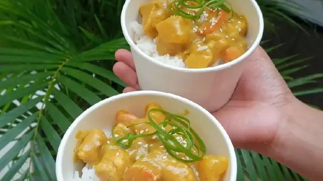 Rice bowl chicken curry