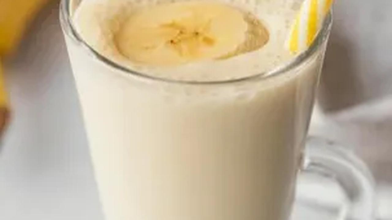 8. Banana Milkshake: Nutrisi Pisang untuk Relaksasi