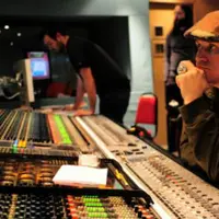 Pekerjaan sebagai penata suara dibayar sangat mahal dan alasannya sangat di luar dugaan :D