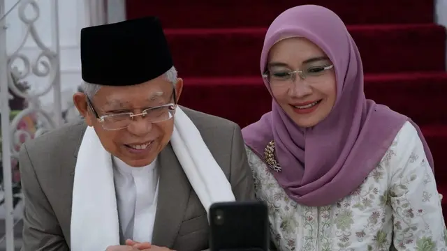 Presiden Jokowi Bersilaturahmi dengan Wapres Ma'ruf secara Daring