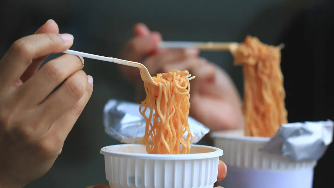 Dari Sarapan Hingga Makan Malam Disuguhi Mi Instan, Pria Ini Gugat Cerai Istrinya