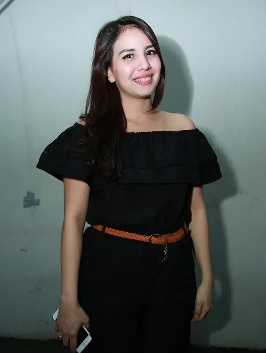 Kehamilan muda anak pertama, membuat Tya mengurangi kegiatannya syuting. (Deki Prayoga/Bintang.com)