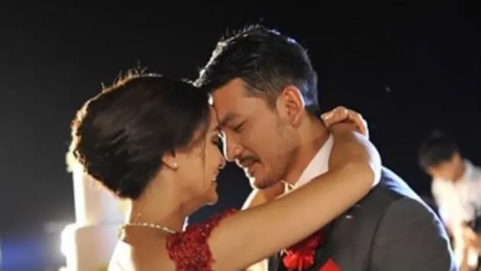 [Bintang] Atiqah Hasiholan dan Rio Dewanto