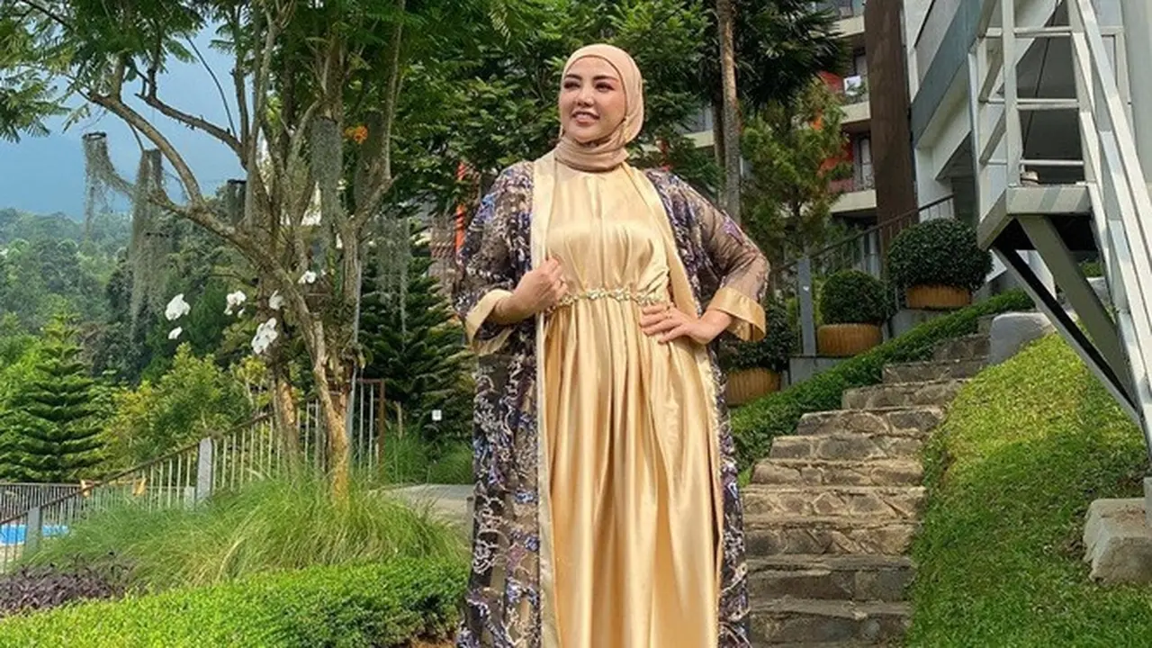 7 Potret Bella Shofie saat Pakai Gamis, Tampil Anggun dan Menawan