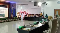 Seorang kepala desa sedang memaparkan desanya pada acara pemaparan calon desa dan kelurahan juara 2023, di Gedung Bina Pemdes Kemendagri, Jakarta, Selasa (8/8/2023).