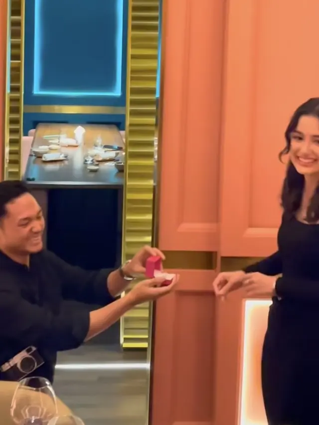 Azriel Hermansyah Melamar Sarah Menzel.