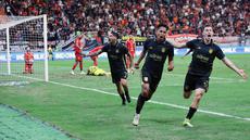 Gol Ikhsan Zikrak memupuskan tiga poin di depan mata Persija saat menjamu Borneo FC dalam laga lanjutan BRI Super League 2025/2026 di Jakarta International Stadium (JIS), Jakarta Utara, Selasa (03/03/2026). (Bola.com/M Iqbal Ichsan)