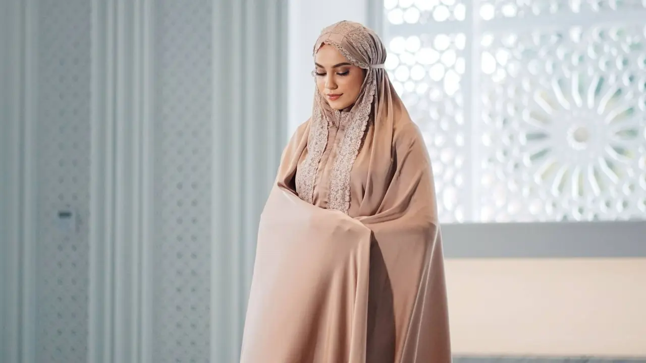 Selain Makanan, Mukena Jadi Tren Hampers Lebaran 2024